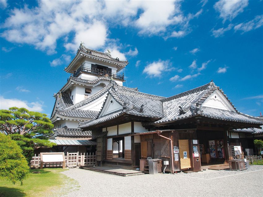 三零松山四國賞楓｜松山城.岡山後樂園.高知城.雲邊寺.仁淀川遊船.別子銅山小火車.德島鳴門漩渦.阿波舞.道後溫泉街8日